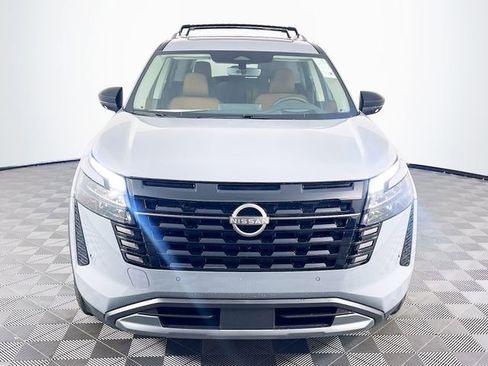 New 2026 Nissan Pathfinder Platinum FWD image 3