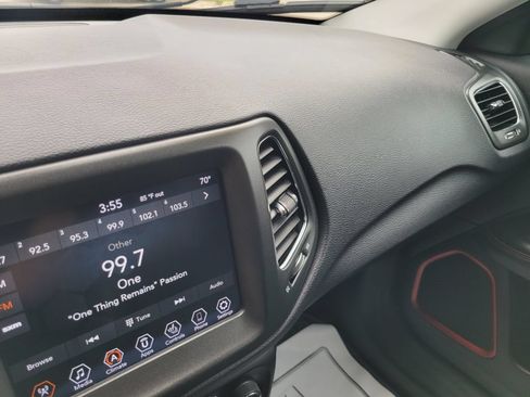 Used 2019 Jeep Compass Trailhawk w/ Cold Weather Group AWD/4WD image 36
