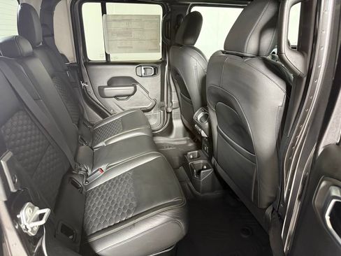 New 2025 Jeep Gladiator Sport AWD/4WD image 16