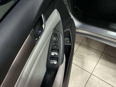 Used 2018 Honda Accord LX image 21