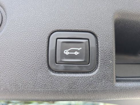 Used 2023 Chevrolet Equinox LT AWD/4WD image 38