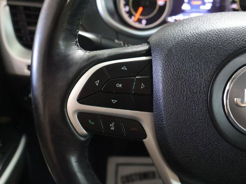 Used 2018 Jeep Cherokee Limited AWD/4WD image 39