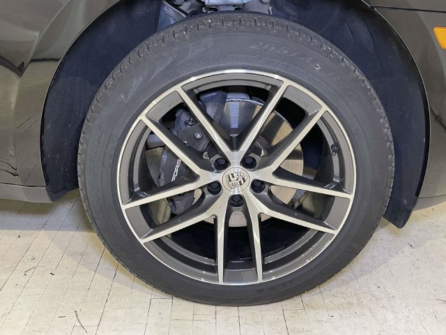 Certified 2026 Porsche Macan AWD/4WD image 11