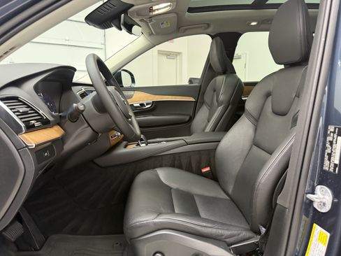 Used 2023 Volvo XC90 B6 Plus w/ Protection Package Premier image 12