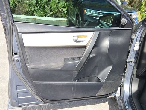 Used 2017 Toyota Corolla LE image 16