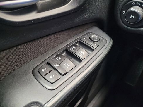 Used 2016 Jeep Cherokee Latitude w/ Cold Weather Group image 27