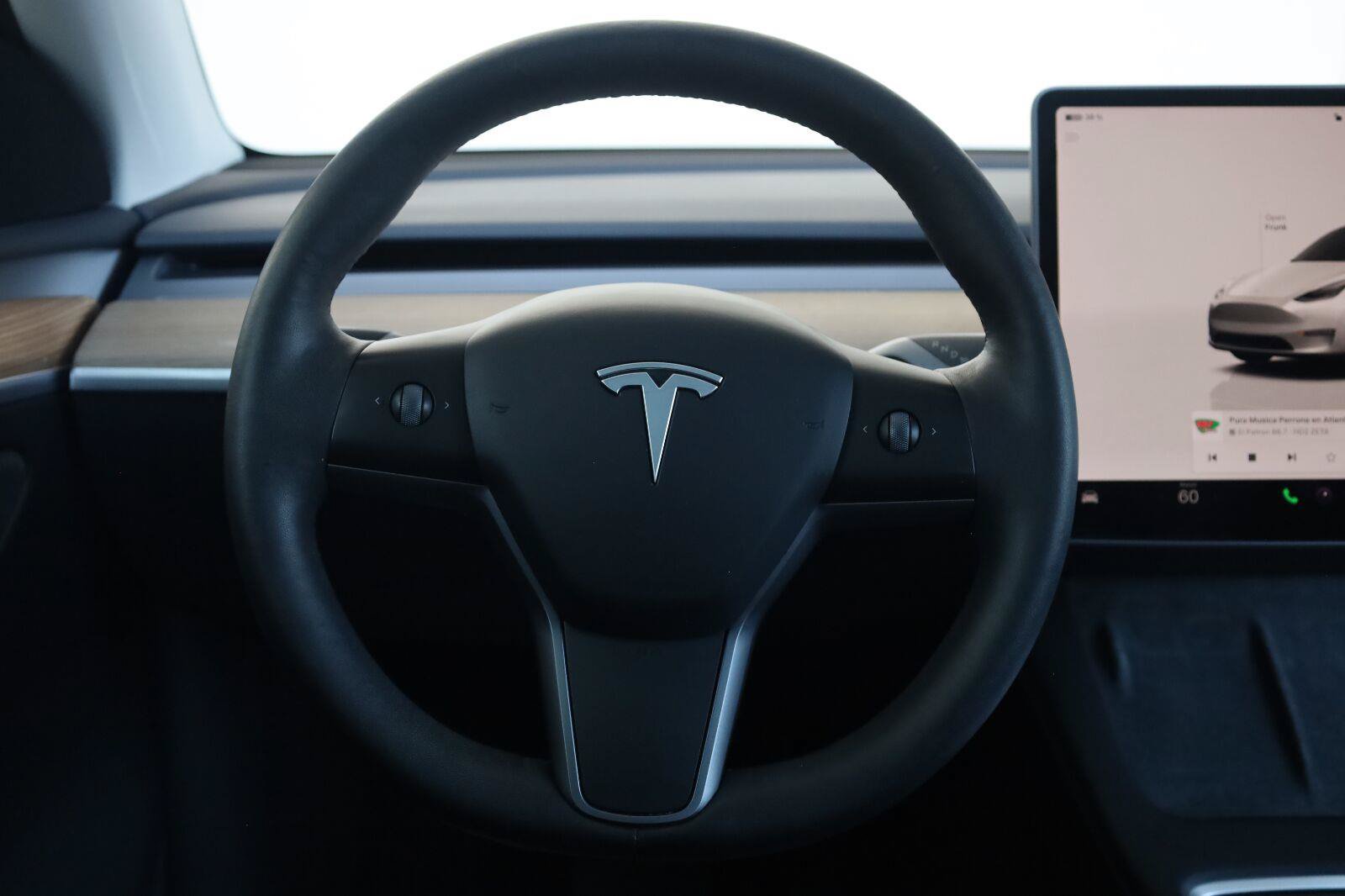 Used 2023 Tesla Model Y Long Range AWD/4WD image 30
