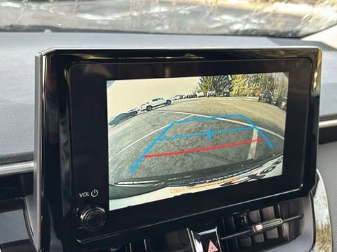 Used 2024 Toyota Corolla LE image 4