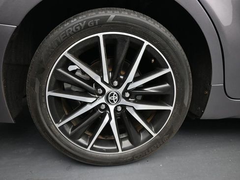 Used 2021 Toyota Camry SE FWD image 10
