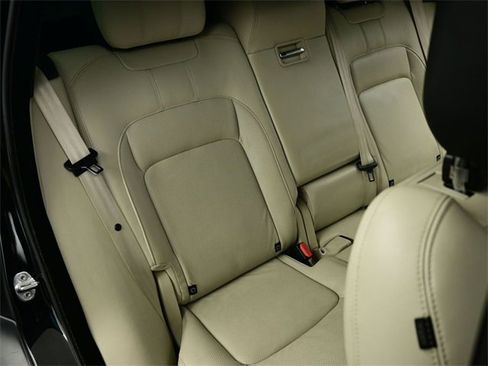 Used 2022 Land Rover Range Rover P525 Westminster Edition image 32