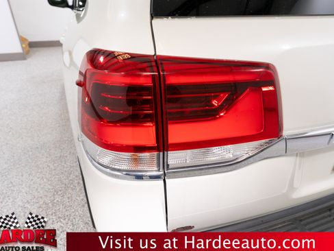 Used 2018 Toyota Land Cruiser image 9