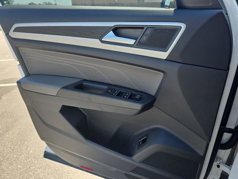 Used 2022 Volkswagen Atlas SE image 24