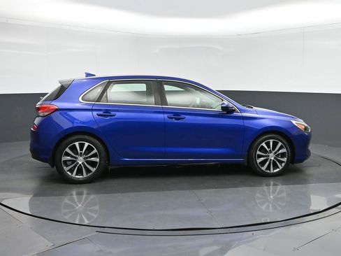 Used 2018 Hyundai Elantra GT image 8