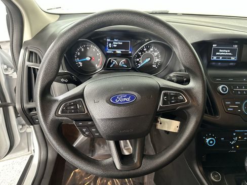 Used 2018 Ford Focus SE image 14