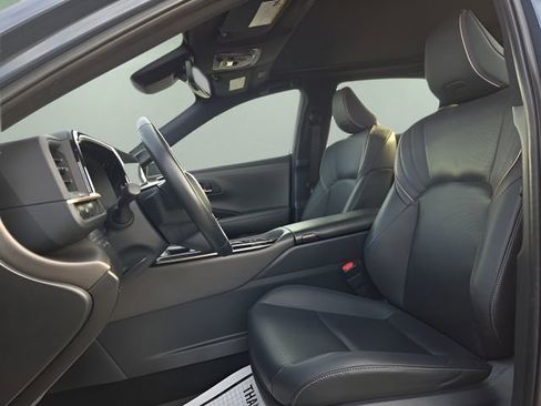 Used 2025 Toyota Crown Nightshade image 9