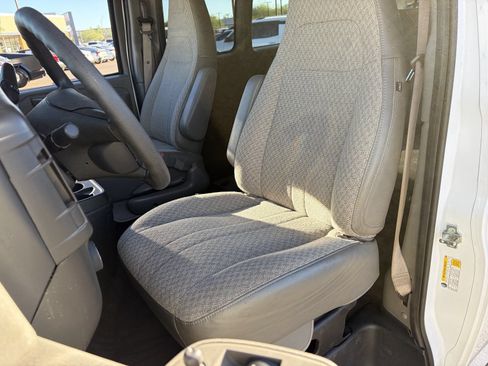 Certified 2025 Chevrolet Express 3500 LT w/ LT Preferred Equipment Group RWD image 21