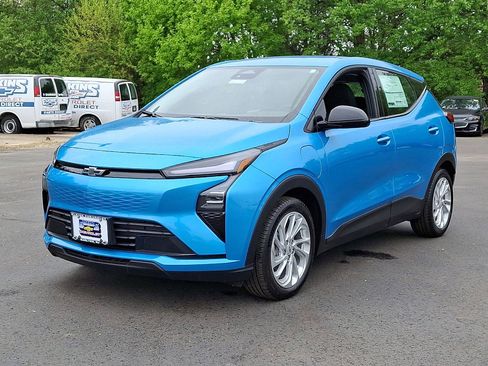 New 2027 Chevrolet Bolt LT w/ Comfort Package FWD image 10