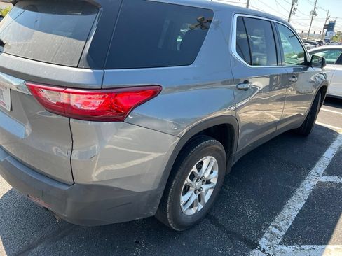 Used 2021 Chevrolet Traverse LS FWD image 6