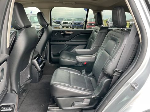 Used 2023 Lincoln Aviator Reserve AWD/4WD image 8