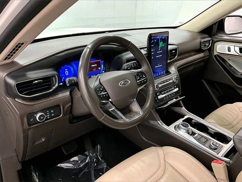 Used 2020 Ford Explorer Platinum w/ Premium Technology Package image 13