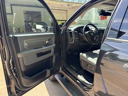 Used 2016 RAM 2500 Big Horn w/ Black Appearance Group AWD/4WD image 18