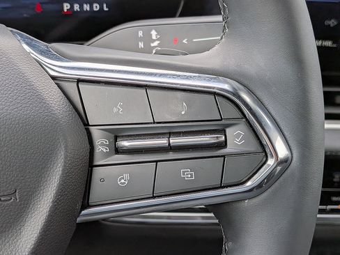 Used 2025 Chevrolet Equinox LT FWD image 61