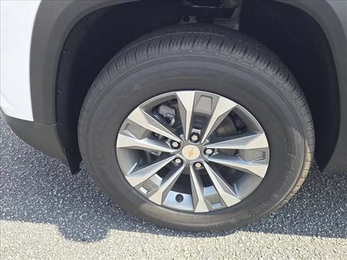 New 2027 Chevrolet Equinox LT FWD image 30