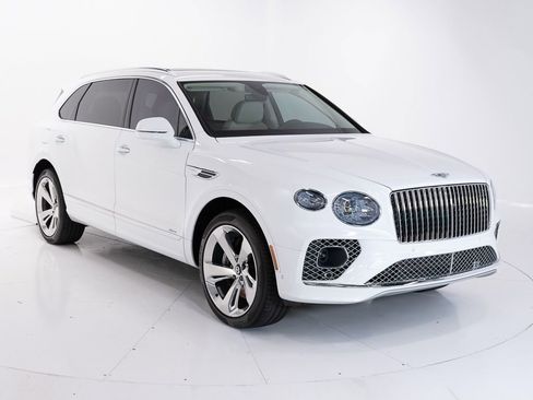 Certified 2023 Bentley Bentayga Extended Wheelbase AWD/4WD image 7