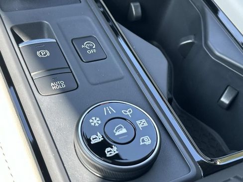 New 2026 Nissan Pathfinder SL AWD/4WD image 31
