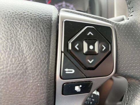 Used 2022 Toyota 4Runner SR5 Premium w/ Moonroof Package RWD image 23