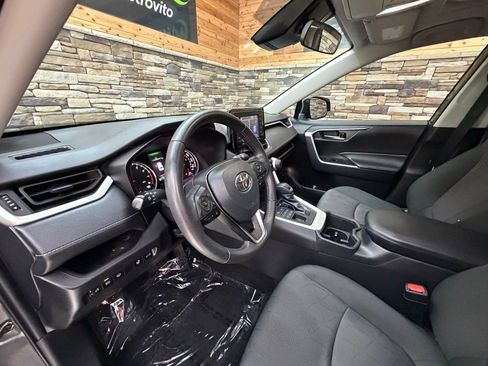 Used 2022 Toyota RAV4 XLE w/ Convenience Package AWD/4WD image 10