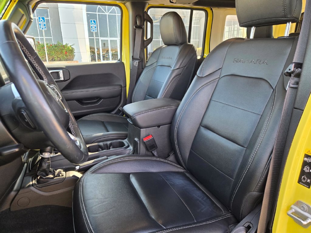 Used 2023 Jeep Wrangler Unlimited Sahara w/ Cold Weather Group AWD/4WD image 19
