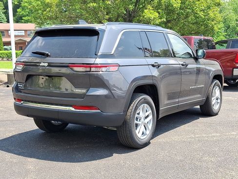 Used 2025 Jeep Grand Cherokee Laredo X w/ Luxury Tech Group I image 6