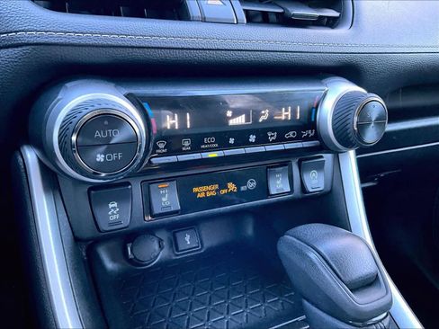 Used 2022 Toyota RAV4 XLE image 26