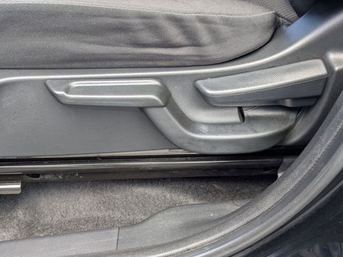Used 2019 Honda HR-V LX image 15