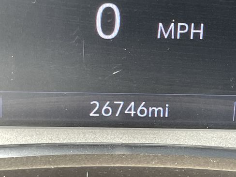 Used 2024 GMC Terrain SLT image 21