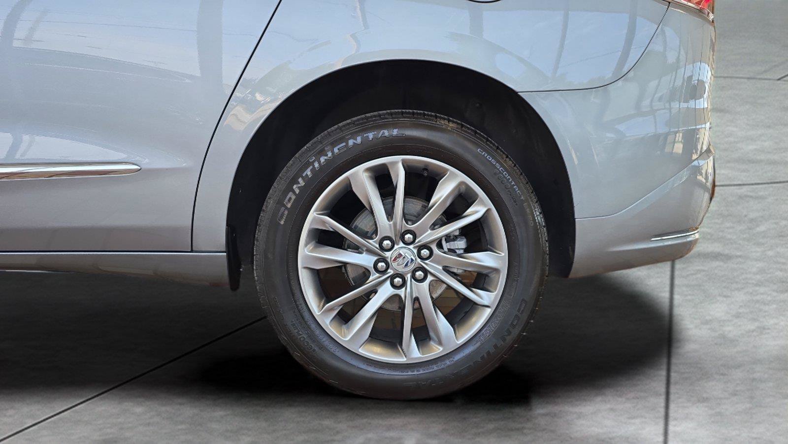 Used 2024 Buick Enclave Avenir w/ Avenir Technology Package AWD/4WD image 31