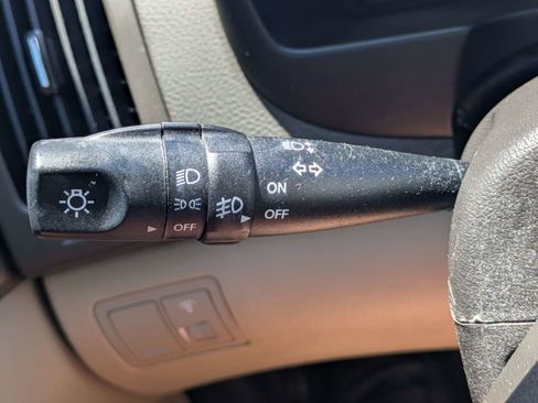 Used 2010 Hyundai Elantra GLS FWD image 25