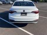 Used 2022 Volkswagen Jetta Sport image 5