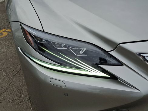 Used 2018 Lexus LS 500 AWD w/ Interior Upgrade Package image 9