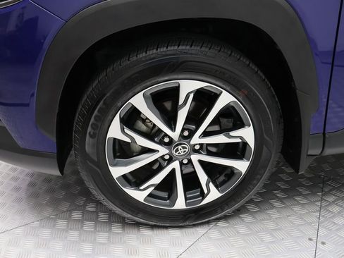 Certified 2025 Toyota Corolla Cross XLE image 4