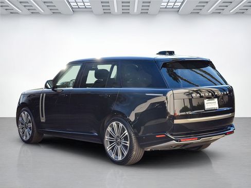 Certified 2024 Land Rover Range Rover Long Wheelbase Autobiography image 8