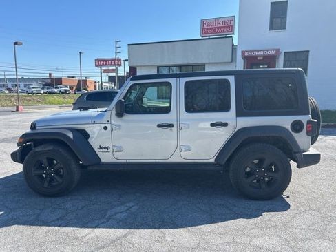 Used 2022 Jeep Wrangler Unlimited Sport image 7