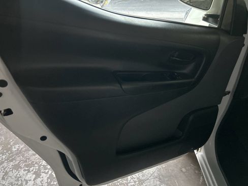 Used 2020 Nissan NV200 SV image 3