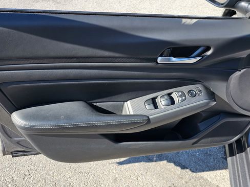 Used 2025 Nissan Altima 2.5 SV FWD image 20