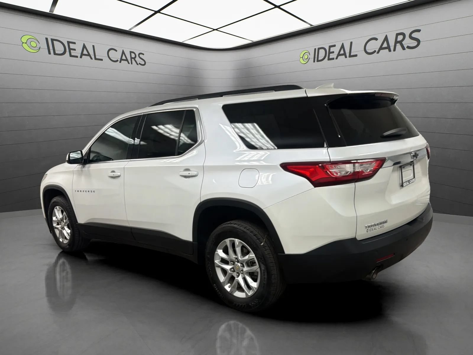 Used 2019 Chevrolet Traverse LT FWD image 7