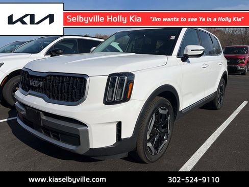 Used 2023 Kia Telluride EX w/ EX Captain's Chair Package image 1