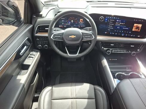 Used 2025 Chevrolet Tahoe High Country AWD/4WD image 14