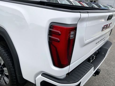 New 2026 GMC Sierra 2500 Denali w/ Denali Reserve Package AWD/4WD image 14