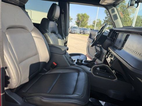 Used 2025 Ford Bronco Badlands AWD/4WD image 37